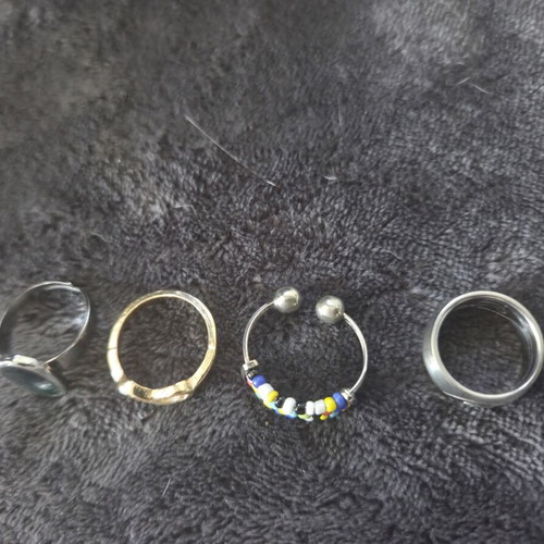 Set of rings like new