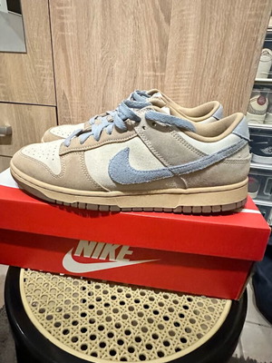 Nike Dunk Low like new, size 44, orange and turquoise