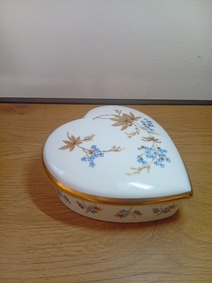 Vintage Royal Porzellan KPM Bavaria φοντανιέρα σε σχήμα καρδιάς καινούργια