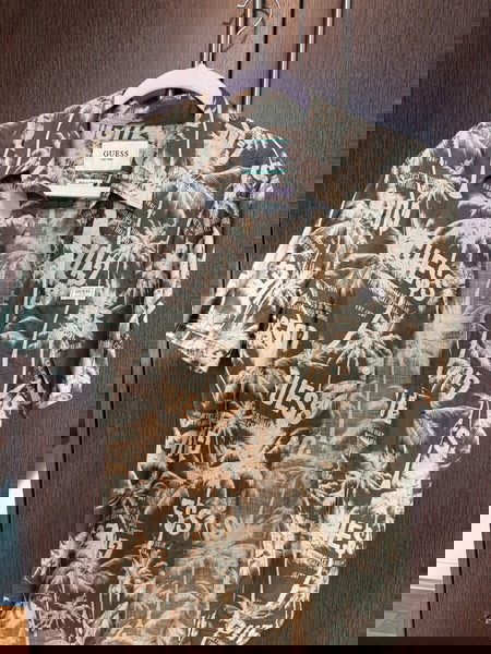 πουκάμισο guess