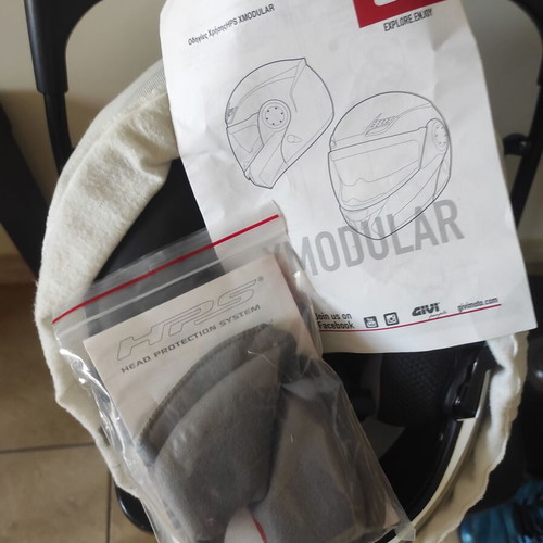 Givi Modular HPS X.08 Flip Up Motorcycle Helmet like new, white
