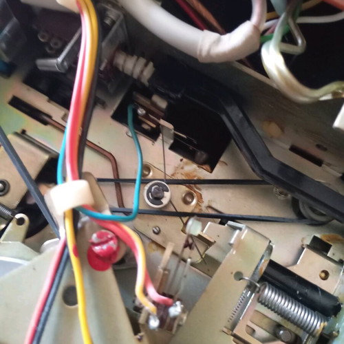 Grundig CN 224 deck used, minor damage and belt issues
