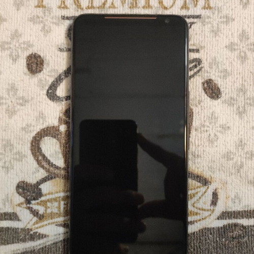 Asus ROG Phone 2 for spare parts, non-functional