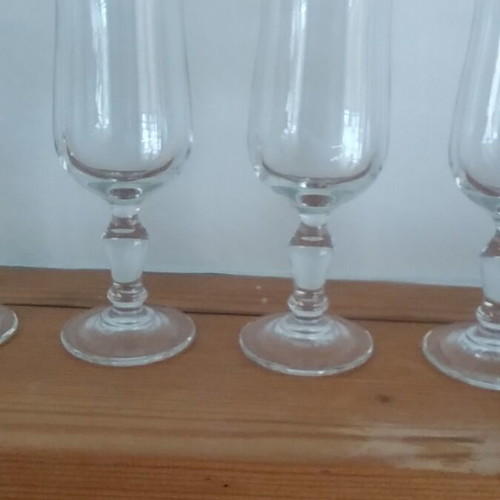 Champagne glasses glass like new, set of 5