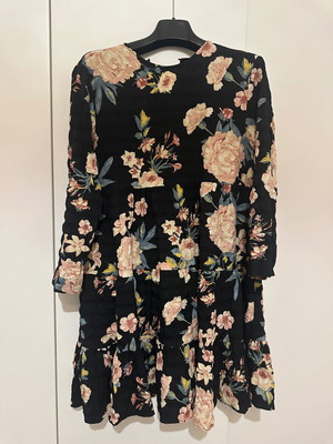 Zara Crinkle dress like new, black with multicolor flowers, size S