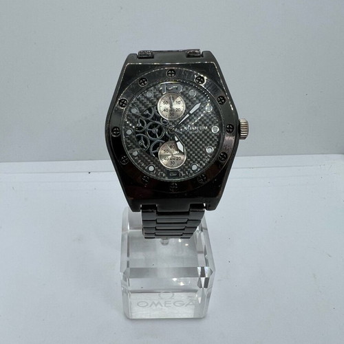 Titanium men's quartz watch used