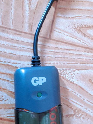 GP USB Battery Charger used for AA and AAA batteries