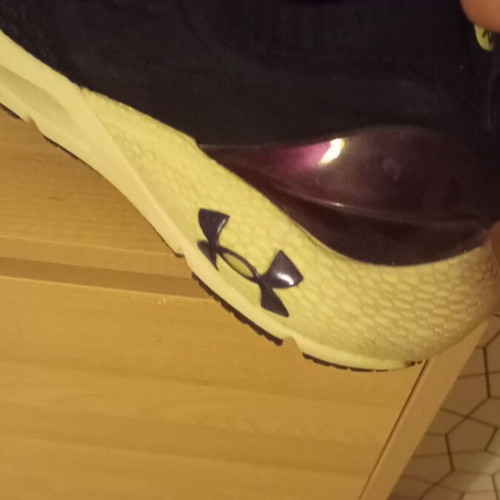 Under Armour men's athletic shoes like new, size 44