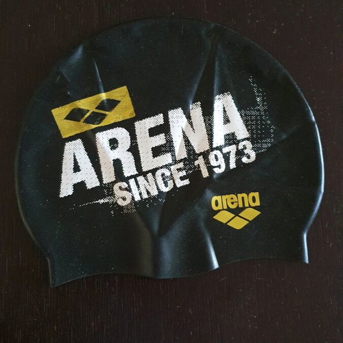 Arena swimming cap like new, barely used