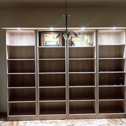 Shelves like new in various sizes from store closure
