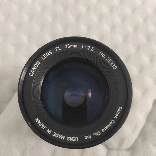 Canon FL 35mm f2.5 vintage wide-angle lens