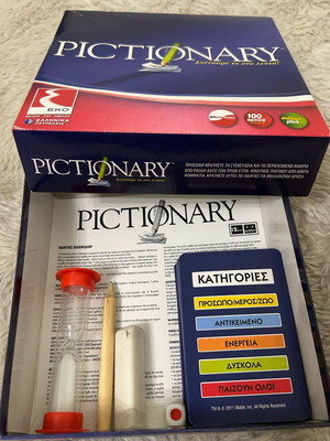 Pictionary Board Game like new