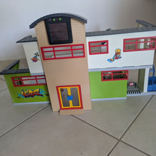 Playmobil School 9453 used, complete with accessories