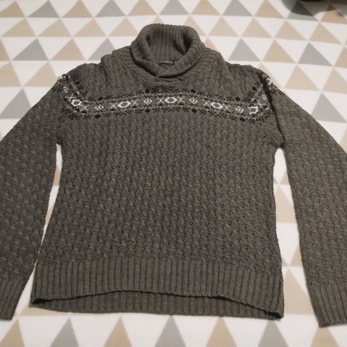 Knitted turtleneck sweater like new, oil color, size L