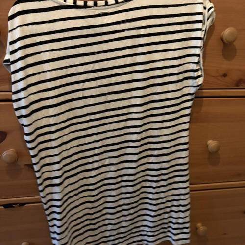 Top size S like new, black and white striped