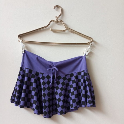 T-shirt and skirt set with checkerboard pattern purple and black new