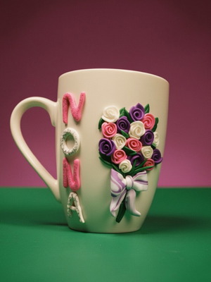 Handmade mug with flower bouquet and the word 'Nona' new