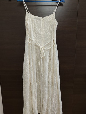 Dazy white lace dress, medium size