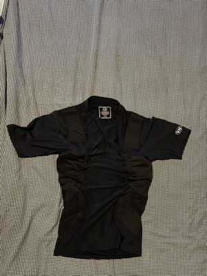 Tactical short-sleeve shirt new with 2 pockets for shooting or carrying