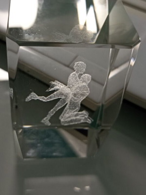Glass decorative item like new, dimensions 7.5x5 cm