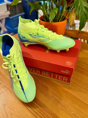 Ποδοσφαιρικά παπούτσια Puma Ultra 5 Match+ FG/AG καινούργια, νούμερο 40.5, πράσινα-κίτρινα