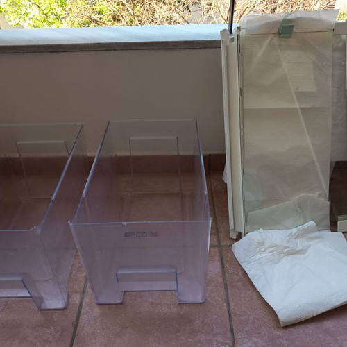 Zanussi ZRB640w refrigerator parts used, 3 glass shelves, 3 bottle holders, 2 fruit trays, freezer drawers