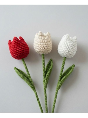 Set of 3 handmade crocheted tulips for decoration and gift