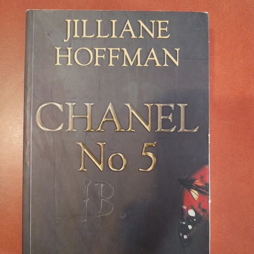 Βιβλίο Chanel No 5 της Jilliane Hoffman σαν καινούργιο