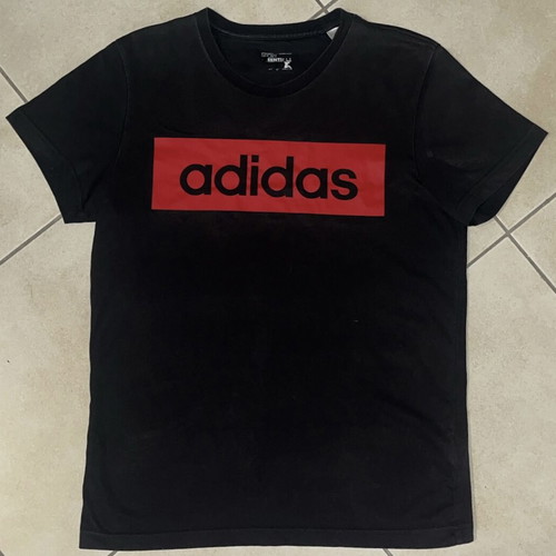 Adidas Men T-Shirt black and red box logo size L like new