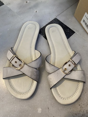 H&M white flat sandals size 39 used