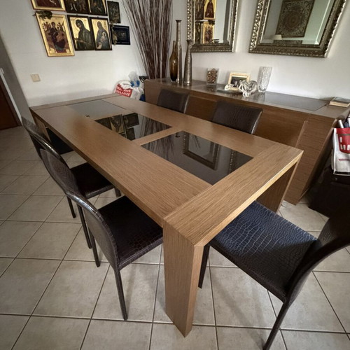 Dining table with 6 leather chairs used