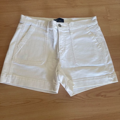 Gap white shorts like new with pockets size M