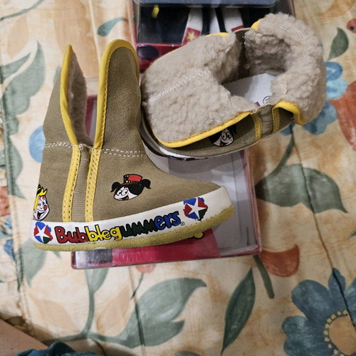 Baby shoes size 19, 2 pairs, white leather Crocodilino and beige with thick lining