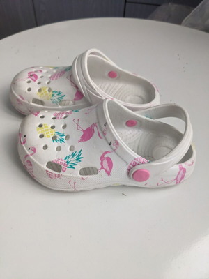 Girls' flip-flops used in very good condition