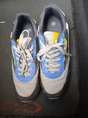 Αθλητικά παπούτσια Fashion νούμερο 39 σαν καινούργια, γκρι, μαύρο, άσπρο, κίτρινο, γαλάζιο