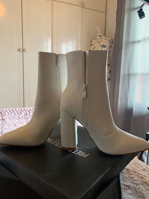 White synthetic leather pumps new, size 37