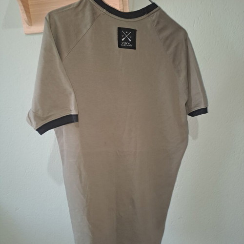 T-shirt Vinyl Art Clothing used, size L