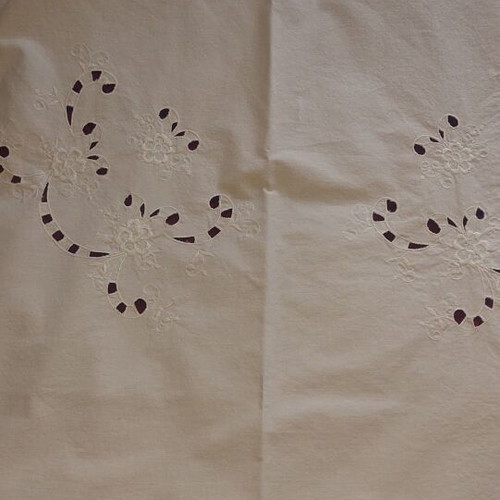 Handmade cutwork table linen set like new