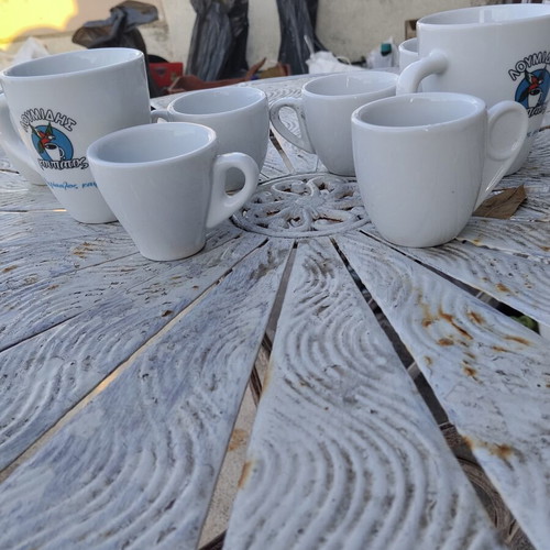 Lumidis Collectible Set 8 Pieces Used, Cups and Saucers