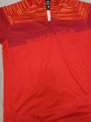Endura kids cycling jersey short sleeve like new for 11-12 years