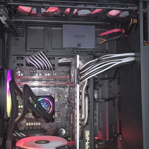 Desktop PC with AMD Ryzen 5 1500X, 16GB RAM, RX570 4GB, 1TB SSD, like new