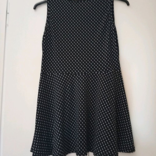 Elastic blouse black polka dot new size S