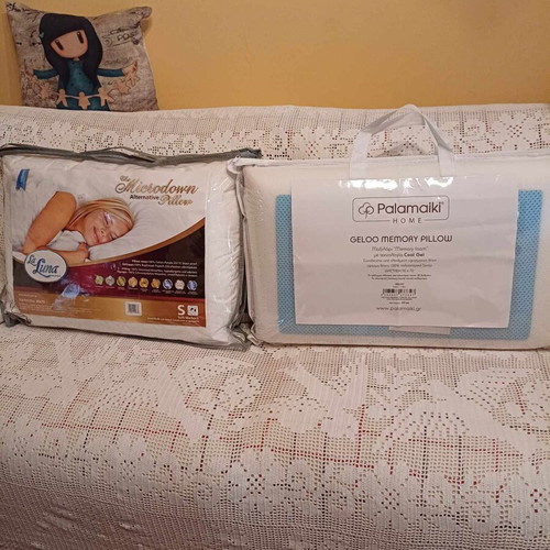La Luna anatomical pillow new with Memory Foam and Cool Gel 50x70