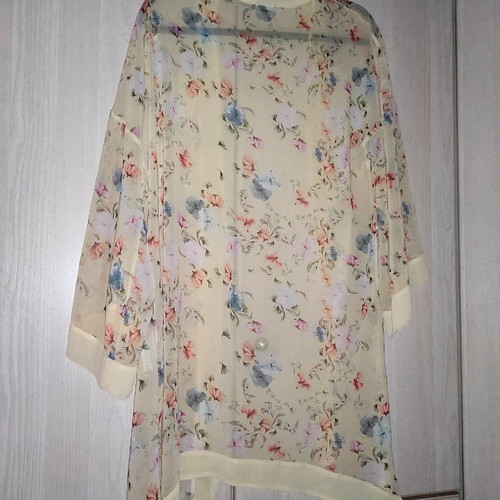 Kimono used with floral pattern