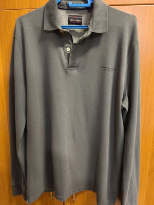 Funky Buddha shirt used, size L, green with small hole