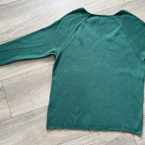 Dark green V-neck sweater size M/L