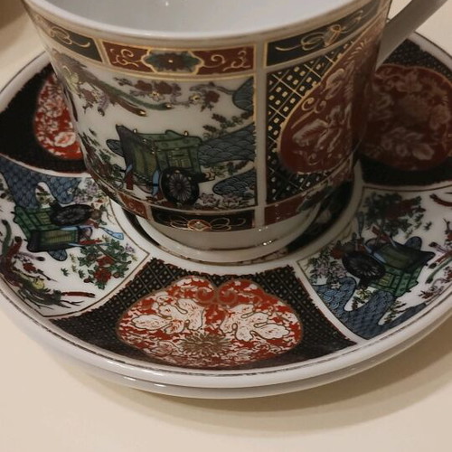 Japanese tea set with 6 cups, sugar bowl and creamer like new