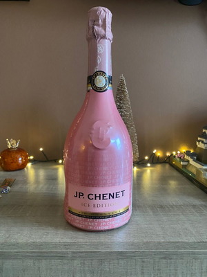Rosé sparkling wine new