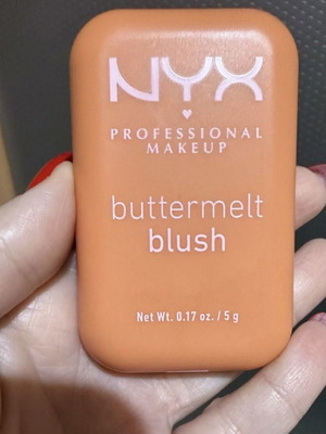 Nyx Buttermelt Blush 03 Sooner The Butta new, mandarin with shiny shimmer