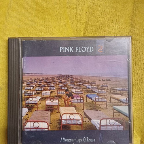 Pink Floyd A Momentary Lapse Of Reason CD like new, vintage 1987